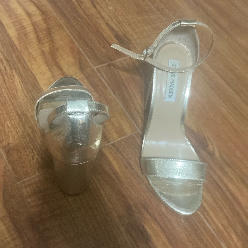 Steve Madden Metallic Gold Sandals